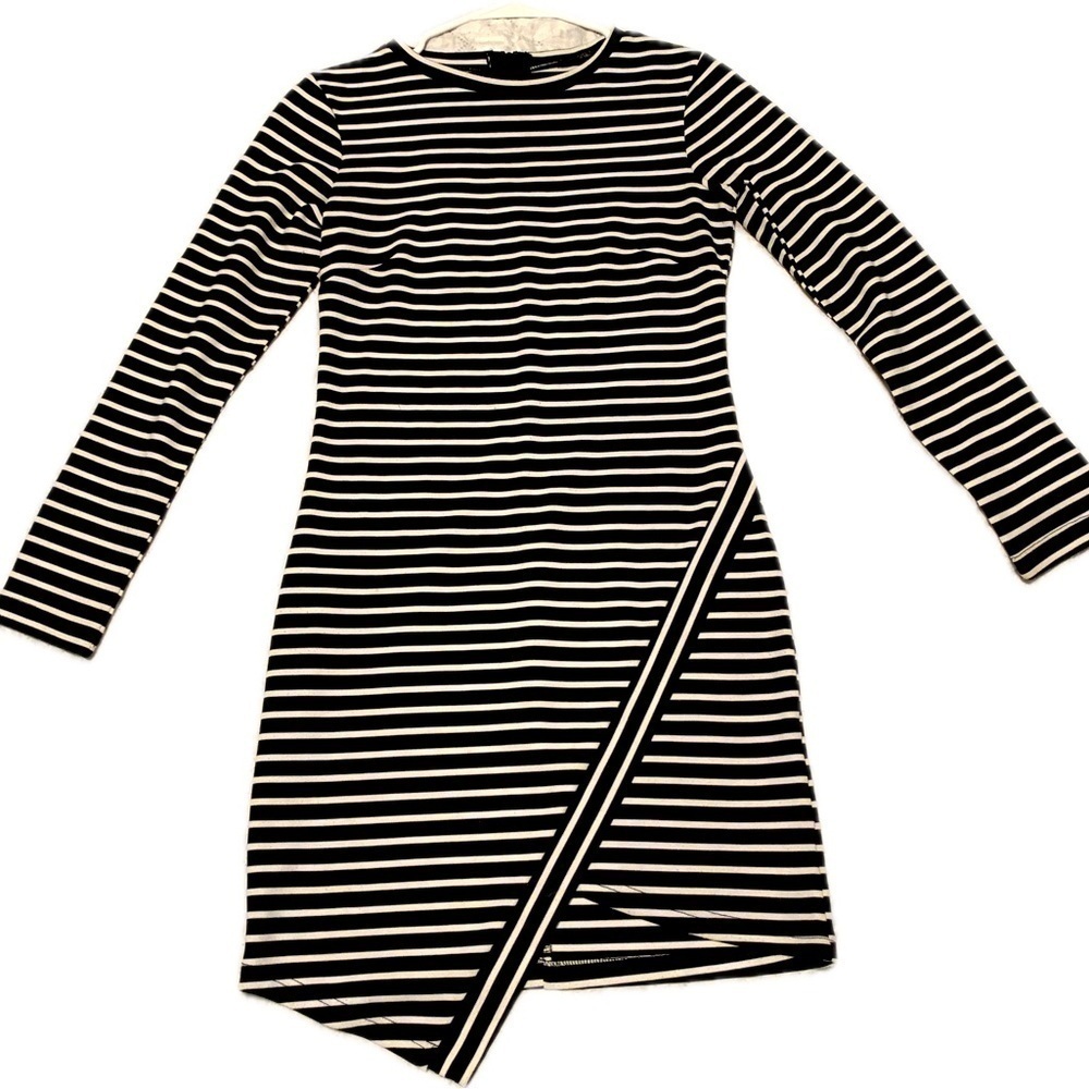 🎉🎉 HOST PICK 🎉🎉  Evenuel Asymmetrical Dress - Size M - pre owned